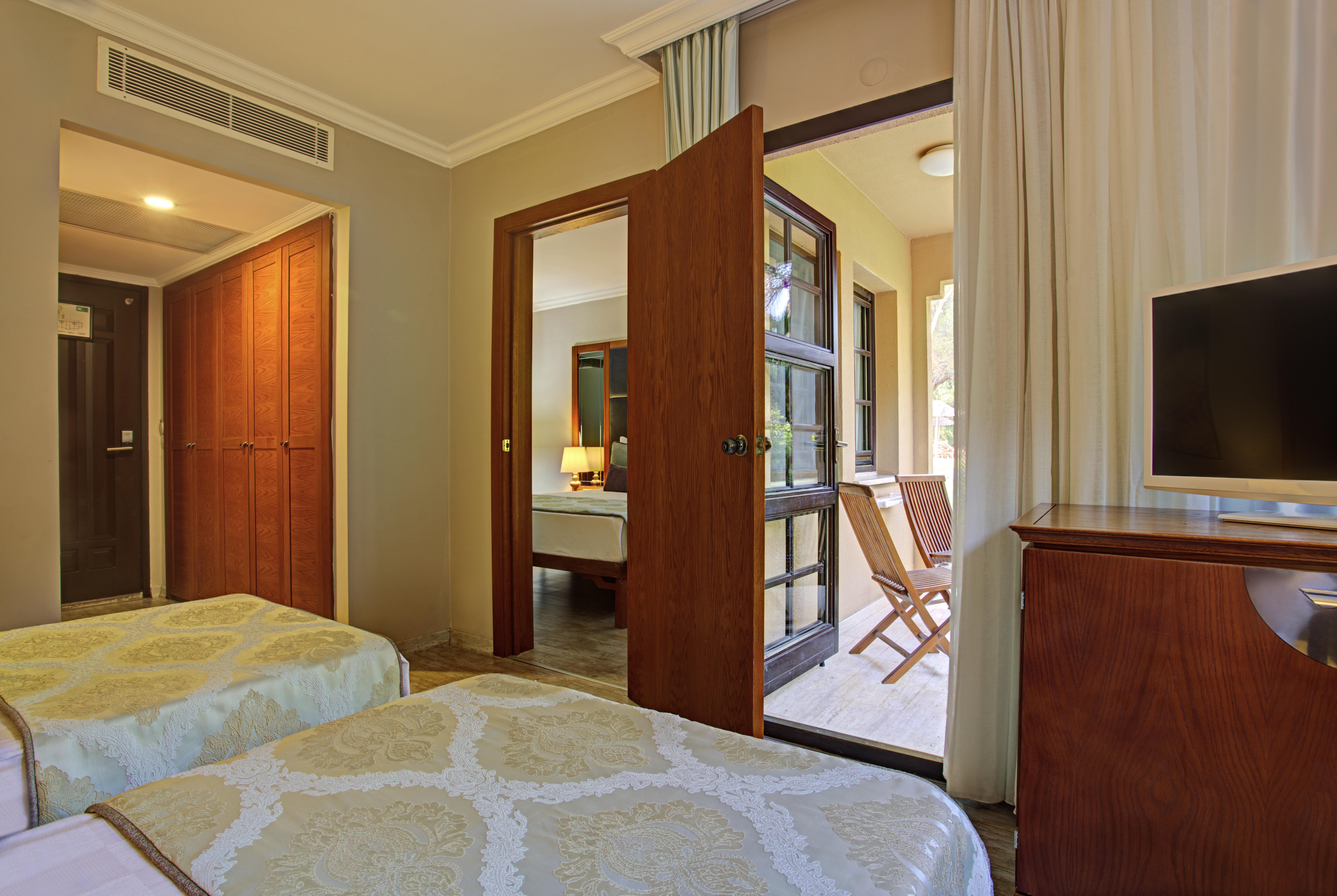 贝莱克水上世界酒店 安塔利亚 外观 照片 A room at the hotel