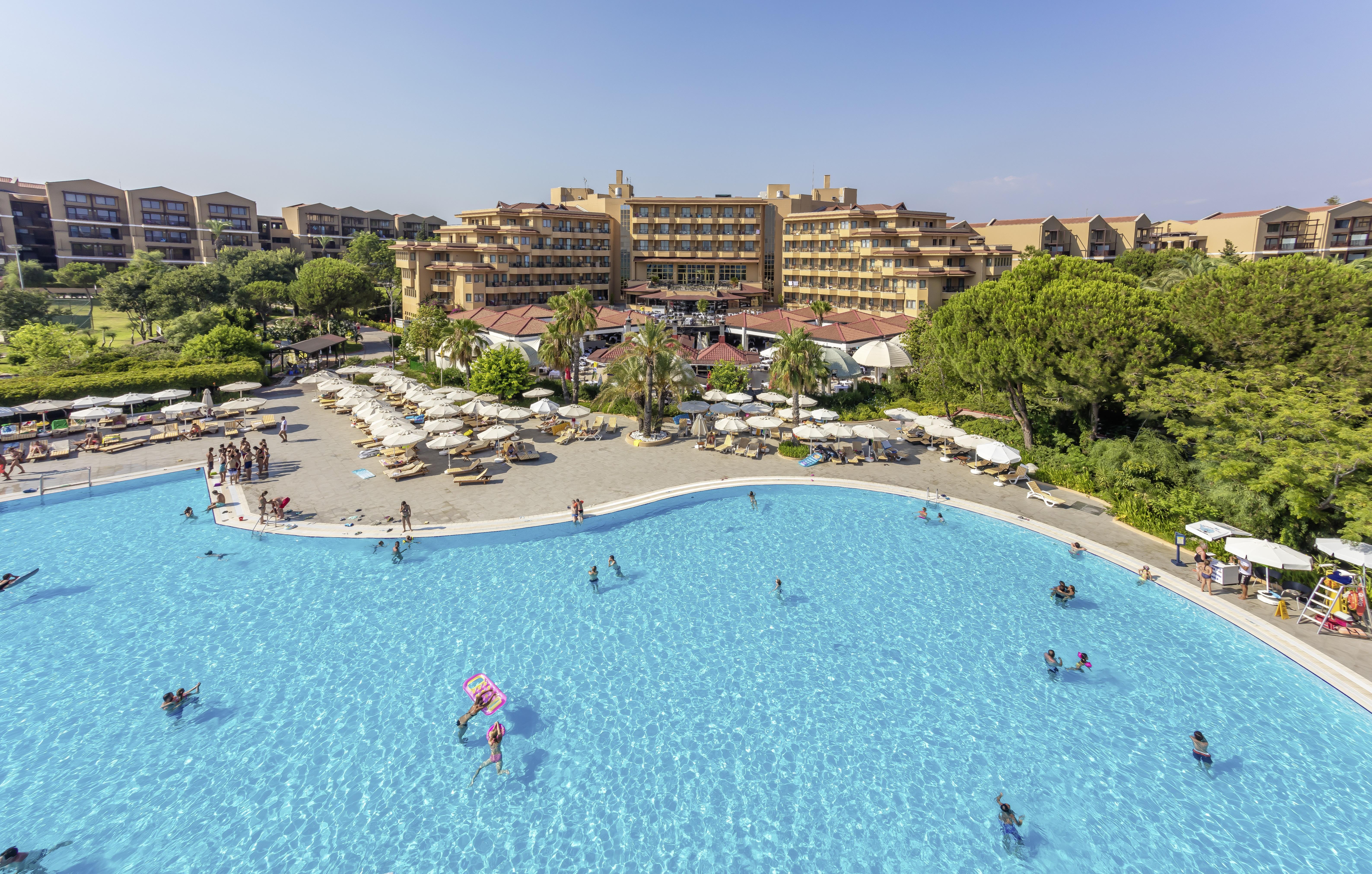 贝莱克水上世界酒店 安塔利亚 外观 照片 The resort's main pool