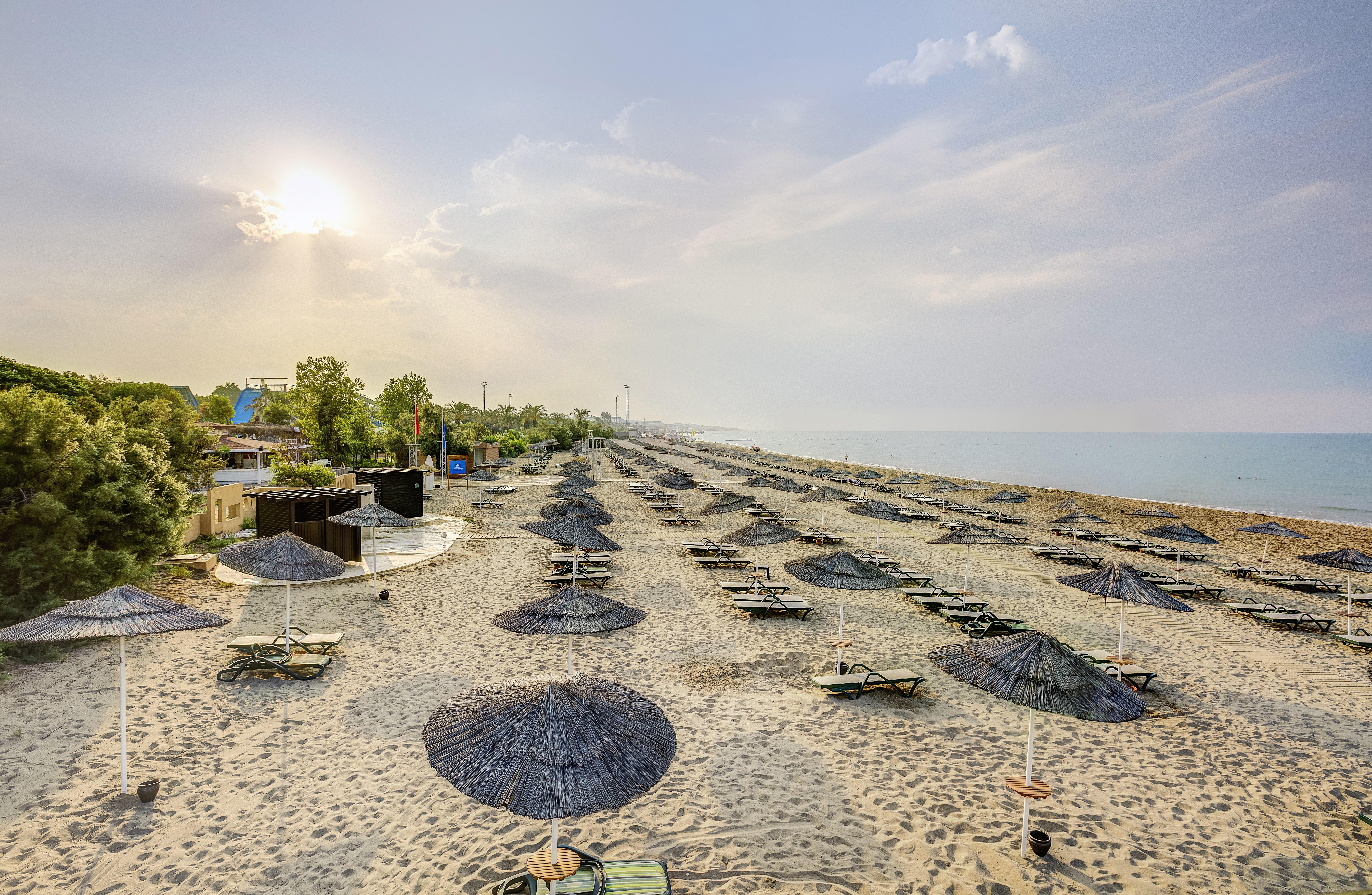 贝莱克水上世界酒店 安塔利亚 外观 照片 The beach of Nikiti