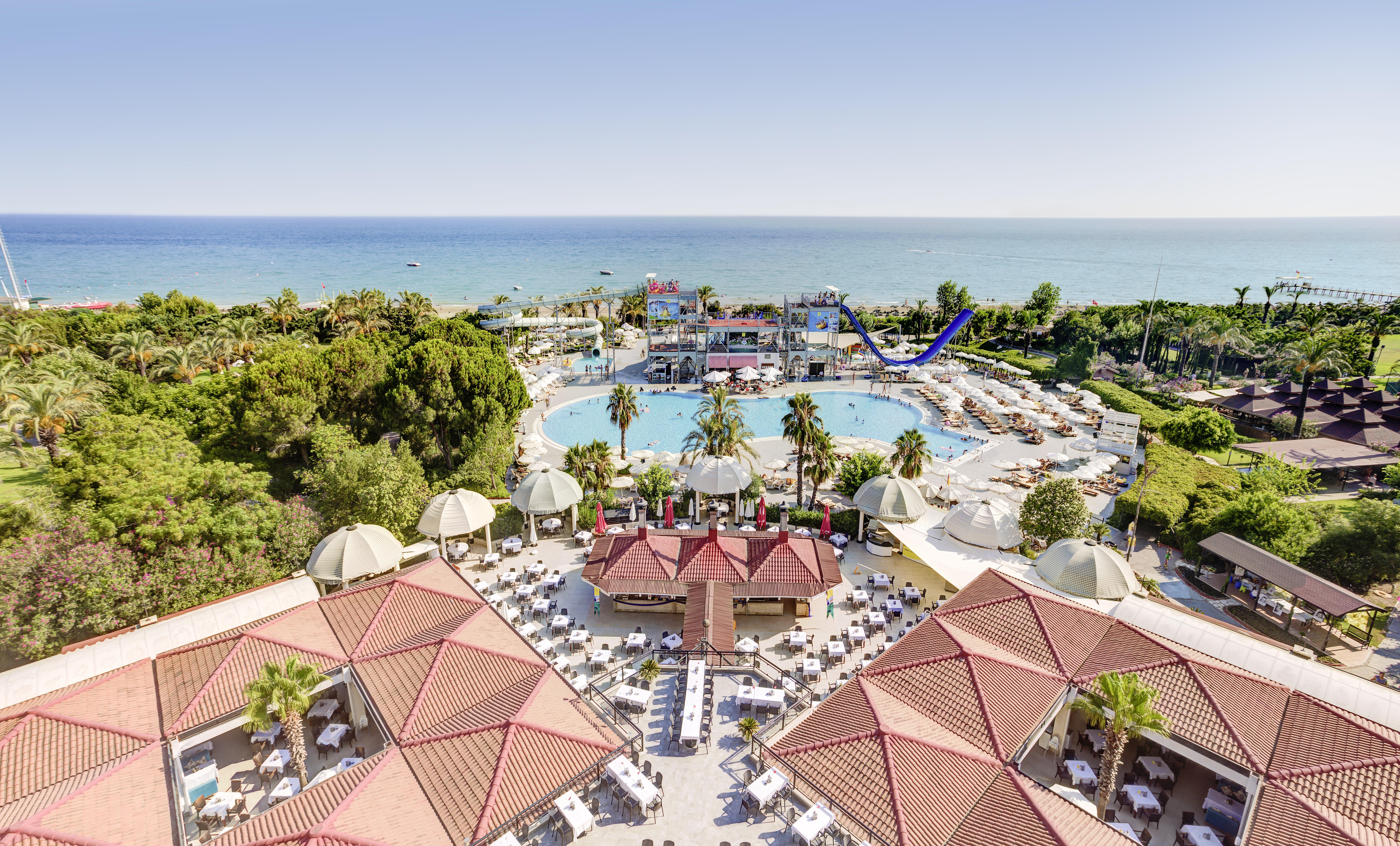 贝莱克水上世界酒店 安塔利亚 外观 照片 Aerial view of the resort