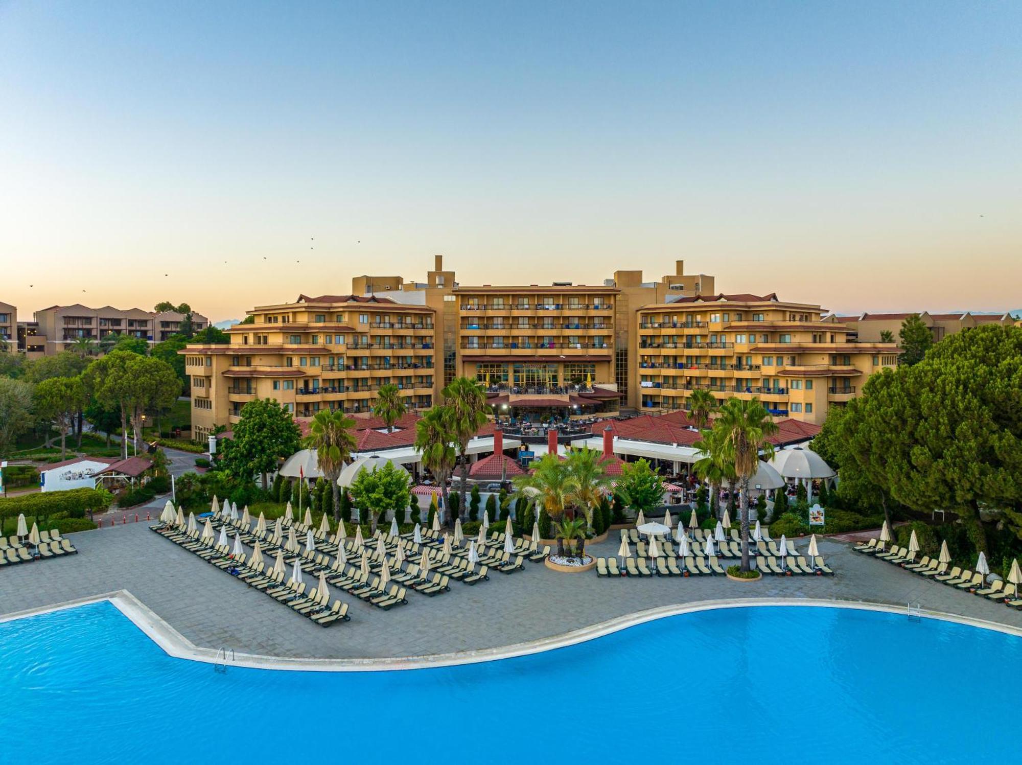 贝莱克水上世界酒店 安塔利亚 外观 照片 The hotel in 2016