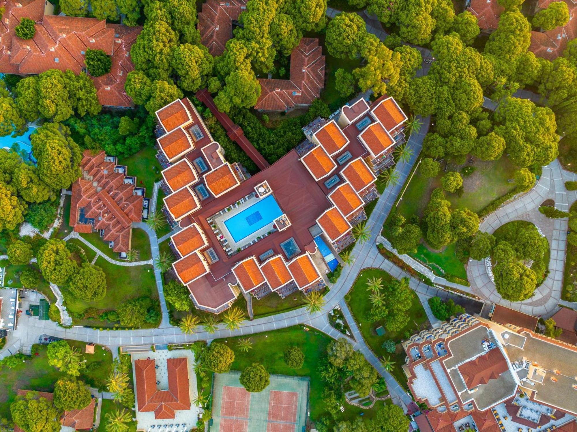 贝莱克水上世界酒店 安塔利亚 外观 照片 Aerial view of the hotel