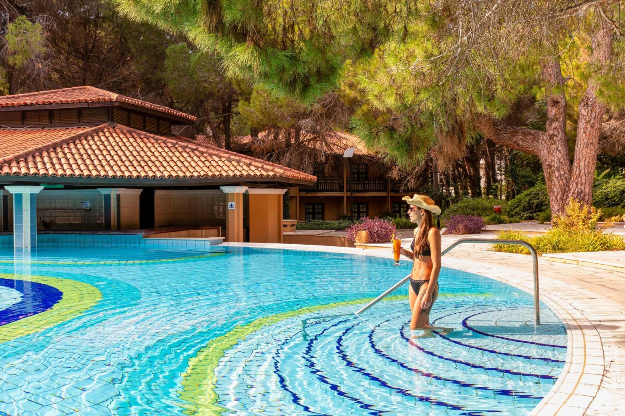 贝莱克水上世界酒店 安塔利亚 外观 照片 A swimming pool