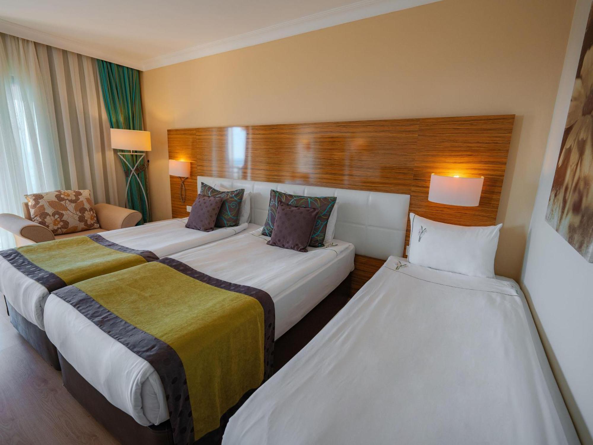 贝莱克水上世界酒店 安塔利亚 外观 照片 A room at the hotel