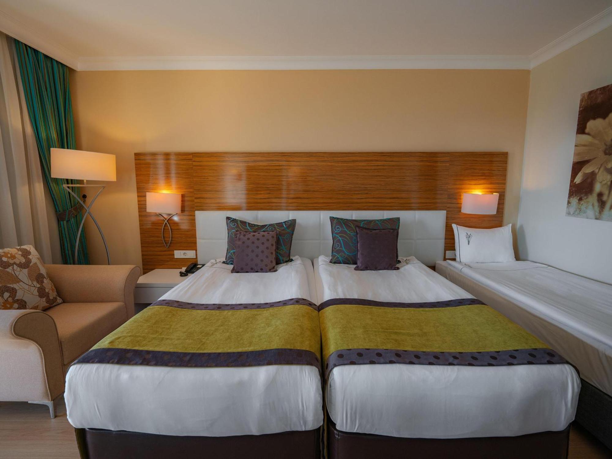 贝莱克水上世界酒店 安塔利亚 外观 照片 A room at the hotel
